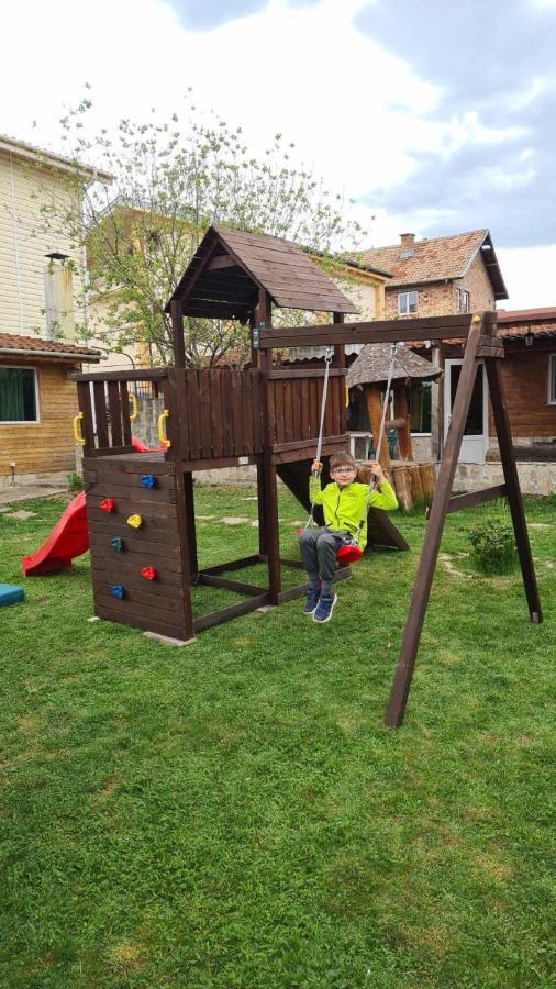 Triglav Edelweiss Guest House Pavel Banea Exterior foto