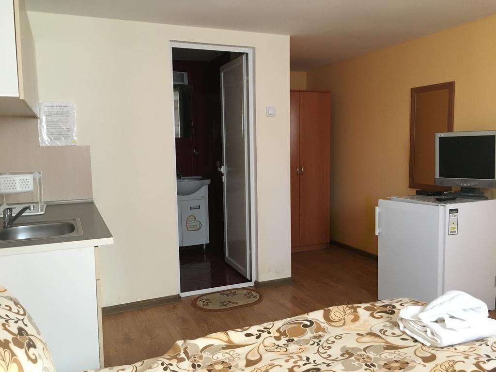 Triglav Edelweiss Guest House Pavel Banea Exterior foto
